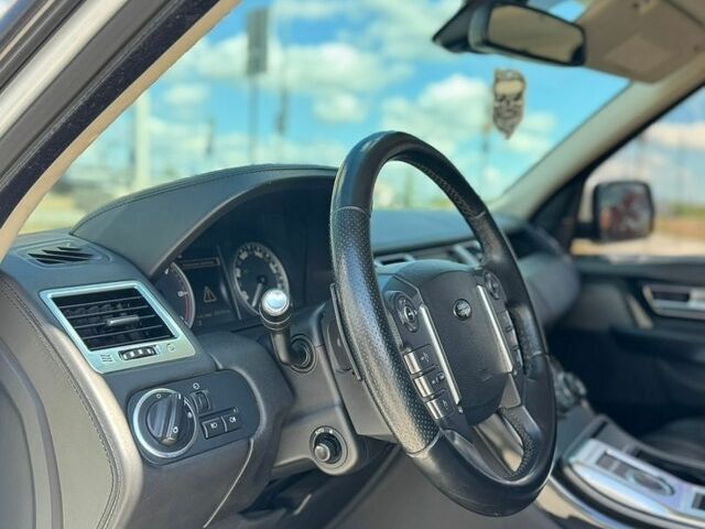 Білий Ленд Ровер Range Rover Sport, об'ємом двигуна 0 л та пробігом 257 тис. км за 15700 $, фото 9 на Automoto.ua