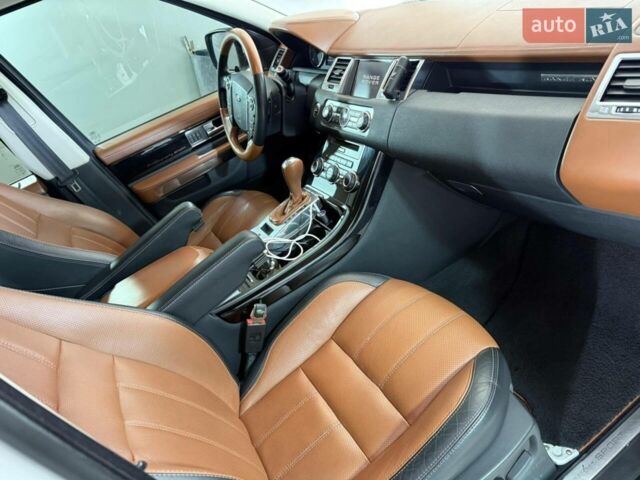 Білий Ленд Ровер Range Rover Sport, об'ємом двигуна 2.99 л та пробігом 133 тис. км за 20000 $, фото 17 на Automoto.ua
