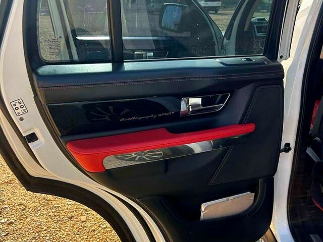 Білий Ленд Ровер Range Rover Sport, об'ємом двигуна 3 л та пробігом 250 тис. км за 14300 $, фото 8 на Automoto.ua