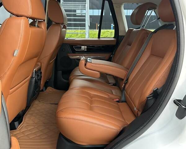 Білий Ленд Ровер Range Rover Sport, об'ємом двигуна 5 л та пробігом 331 тис. км за 12500 $, фото 20 на Automoto.ua