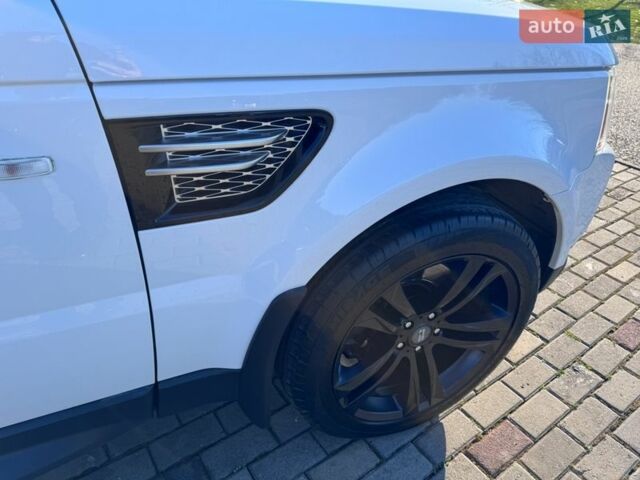 Білий Ленд Ровер Range Rover Sport, об'ємом двигуна 3 л та пробігом 271 тис. км за 16999 $, фото 15 на Automoto.ua