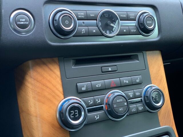 Білий Ленд Ровер Range Rover Sport, об'ємом двигуна 3 л та пробігом 97 тис. км за 29999 $, фото 28 на Automoto.ua