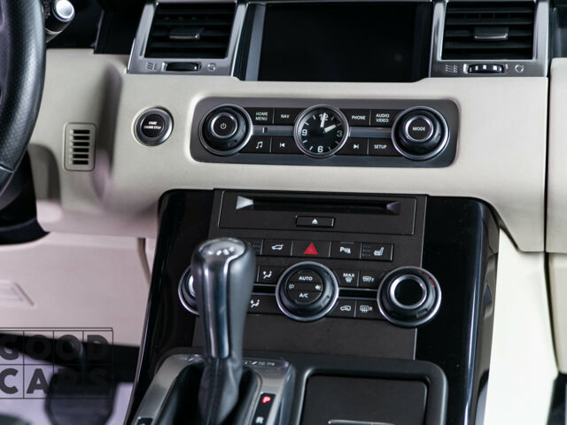 Білий Ленд Ровер Range Rover Sport, об'ємом двигуна 3 л та пробігом 92 тис. км за 39900 $, фото 19 на Automoto.ua