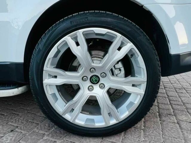 Білий Ленд Ровер Range Rover Sport, об'ємом двигуна 0 л та пробігом 180 тис. км за 4612 $, фото 1 на Automoto.ua