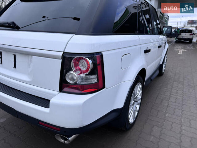 Білий Ленд Ровер Range Rover Sport, об'ємом двигуна 3 л та пробігом 268 тис. км за 16999 $, фото 12 на Automoto.ua