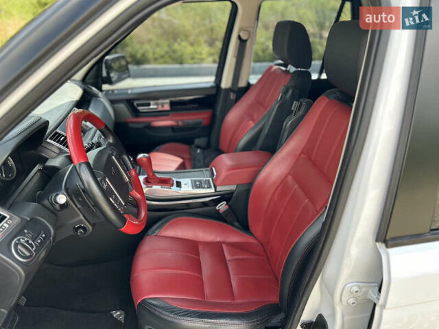 Білий Ленд Ровер Range Rover Sport, об'ємом двигуна 5 л та пробігом 215 тис. км за 17500 $, фото 10 на Automoto.ua