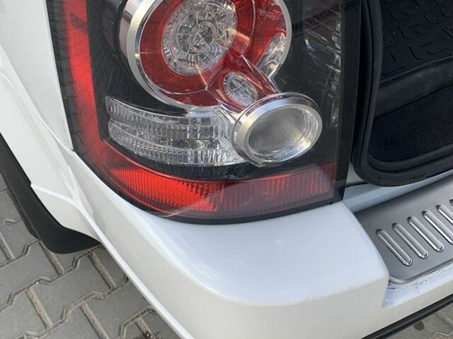 Білий Ленд Ровер Range Rover Sport, об'ємом двигуна 3 л та пробігом 135 тис. км за 23700 $, фото 24 на Automoto.ua