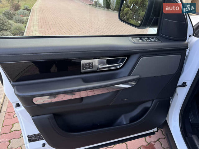 Білий Ленд Ровер Range Rover Sport, об'ємом двигуна 3 л та пробігом 268 тис. км за 17300 $, фото 18 на Automoto.ua