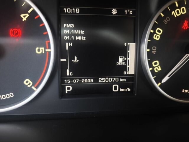 Білий Ленд Ровер Range Rover Sport, об'ємом двигуна 3 л та пробігом 250 тис. км за 11200 $, фото 12 на Automoto.ua