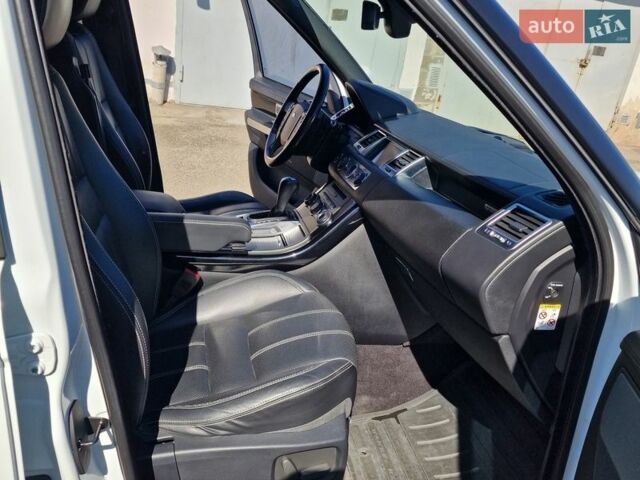 Білий Ленд Ровер Range Rover Sport, об'ємом двигуна 5 л та пробігом 115 тис. км за 23000 $, фото 18 на Automoto.ua