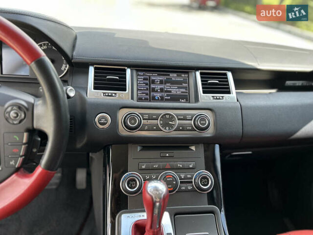 Білий Ленд Ровер Range Rover Sport, об'ємом двигуна 5 л та пробігом 215 тис. км за 17500 $, фото 12 на Automoto.ua