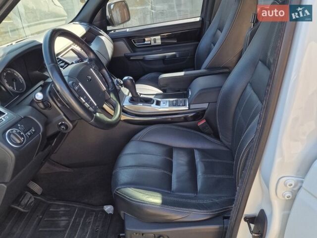 Білий Ленд Ровер Range Rover Sport, об'ємом двигуна 5 л та пробігом 115 тис. км за 23000 $, фото 14 на Automoto.ua