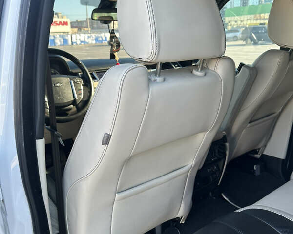 Білий Ленд Ровер Range Rover Sport, об'ємом двигуна 5 л та пробігом 132 тис. км за 18500 $, фото 81 на Automoto.ua