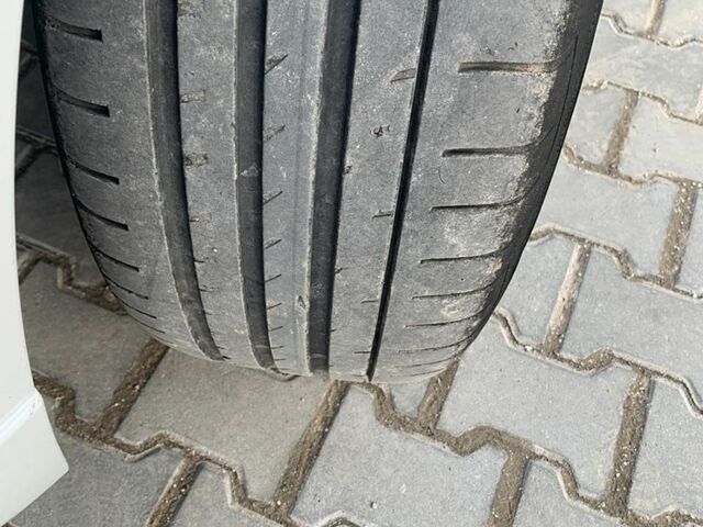 Білий Ленд Ровер Range Rover Sport, об'ємом двигуна 3 л та пробігом 135 тис. км за 23700 $, фото 17 на Automoto.ua