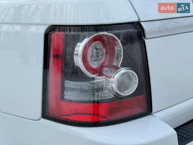 Білий Ленд Ровер Range Rover Sport, об'ємом двигуна 2.99 л та пробігом 120 тис. км за 19000 $, фото 10 на Automoto.ua