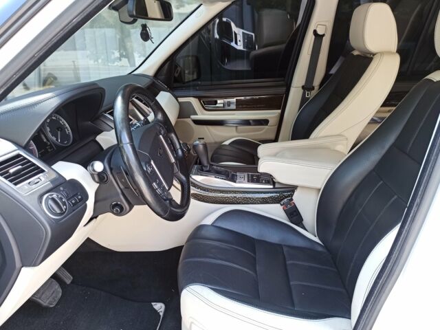 Білий Ленд Ровер Range Rover Sport, об'ємом двигуна 5 л та пробігом 190 тис. км за 22200 $, фото 9 на Automoto.ua
