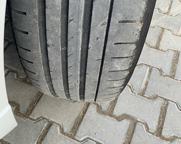 Білий Ленд Ровер Range Rover Sport, об'ємом двигуна 3 л та пробігом 135 тис. км за 30500 $, фото 17 на Automoto.ua