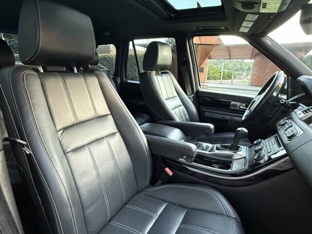 Білий Ленд Ровер Range Rover Sport, об'ємом двигуна 2.99 л та пробігом 125 тис. км за 16000 $, фото 25 на Automoto.ua