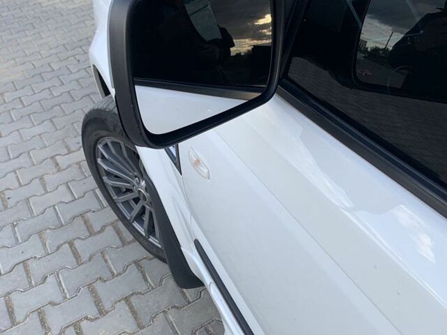 Білий Ленд Ровер Range Rover Sport, об'ємом двигуна 3 л та пробігом 135 тис. км за 23700 $, фото 3 на Automoto.ua