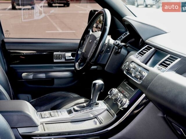 Білий Ленд Ровер Range Rover Sport, об'ємом двигуна 5 л та пробігом 193 тис. км за 17500 $, фото 10 на Automoto.ua