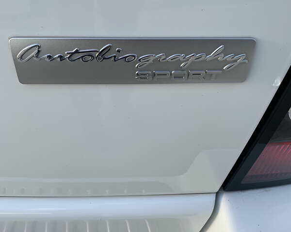 Білий Ленд Ровер Range Rover Sport, об'ємом двигуна 3 л та пробігом 135 тис. км за 30500 $, фото 22 на Automoto.ua