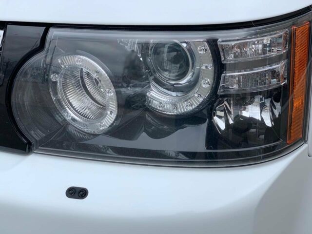 Білий Ленд Ровер Range Rover Sport, об'ємом двигуна 3 л та пробігом 97 тис. км за 29999 $, фото 9 на Automoto.ua