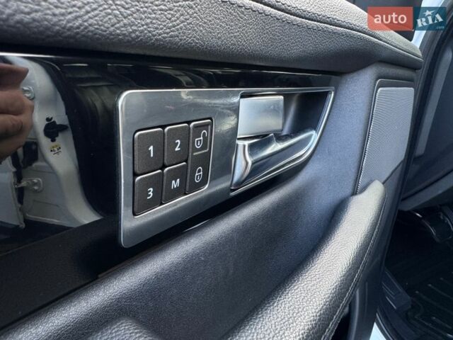 Білий Ленд Ровер Range Rover Sport, об'ємом двигуна 3 л та пробігом 271 тис. км за 16999 $, фото 22 на Automoto.ua