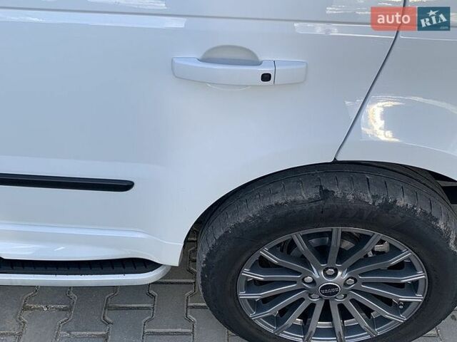 Білий Ленд Ровер Range Rover Sport, об'ємом двигуна 3 л та пробігом 135 тис. км за 23700 $, фото 21 на Automoto.ua