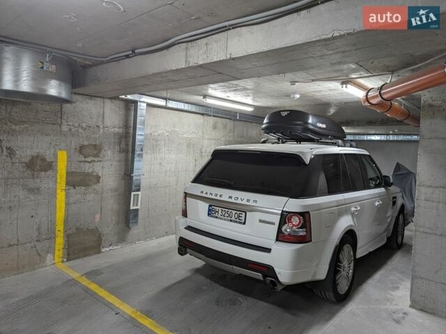 Белый Ленд Ровер Рендж Ровер Спорт, объемом двигателя 5 л и пробегом 49 тыс. км за 27777 $, фото 3 на Automoto.ua