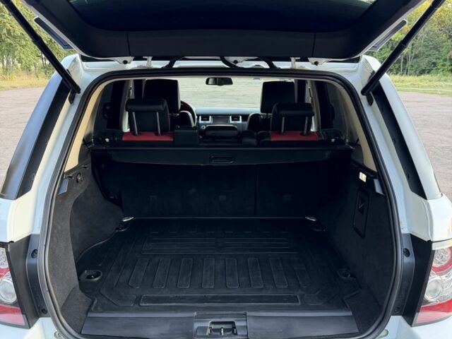 Білий Ленд Ровер Range Rover Sport, об'ємом двигуна 3 л та пробігом 132 тис. км за 18100 $, фото 18 на Automoto.ua