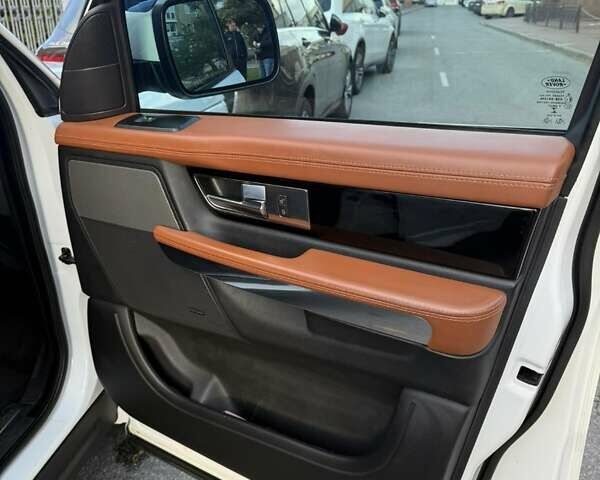 Білий Ленд Ровер Range Rover Sport, об'ємом двигуна 2.99 л та пробігом 160 тис. км за 18200 $, фото 7 на Automoto.ua