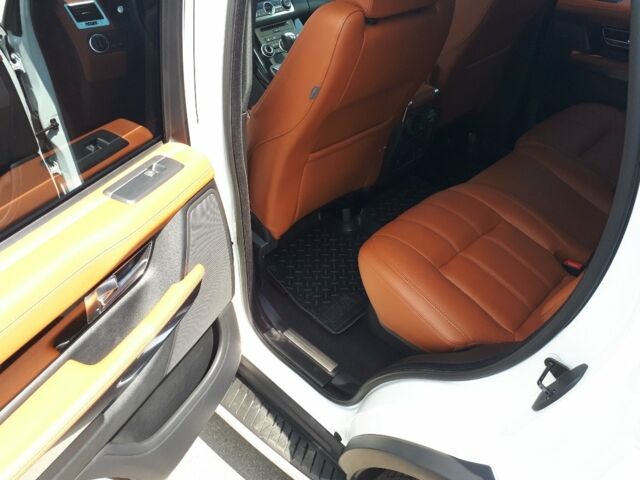Білий Ленд Ровер Range Rover Sport, об'ємом двигуна 5 л та пробігом 137 тис. км за 23000 $, фото 17 на Automoto.ua