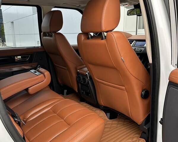 Білий Ленд Ровер Range Rover Sport, об'ємом двигуна 5 л та пробігом 331 тис. км за 12500 $, фото 25 на Automoto.ua