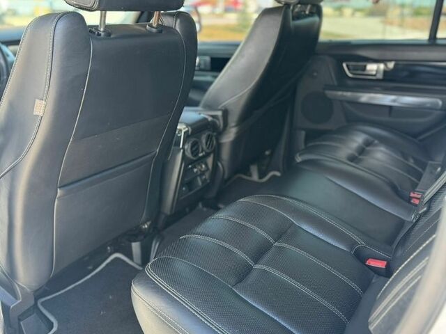 Білий Ленд Ровер Range Rover Sport, об'ємом двигуна 0 л та пробігом 257 тис. км за 15700 $, фото 12 на Automoto.ua