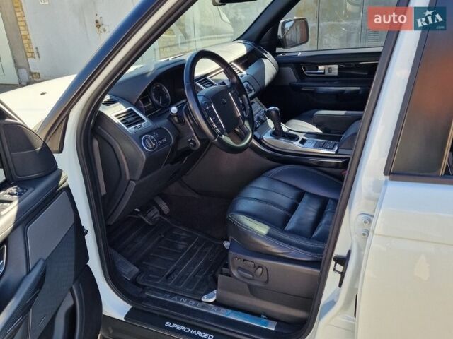 Білий Ленд Ровер Range Rover Sport, об'ємом двигуна 5 л та пробігом 115 тис. км за 23000 $, фото 11 на Automoto.ua