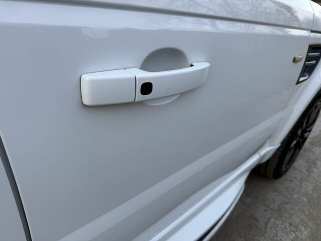 Білий Ленд Ровер Range Rover Sport, об'ємом двигуна 3 л та пробігом 140 тис. км за 6700 $, фото 22 на Automoto.ua