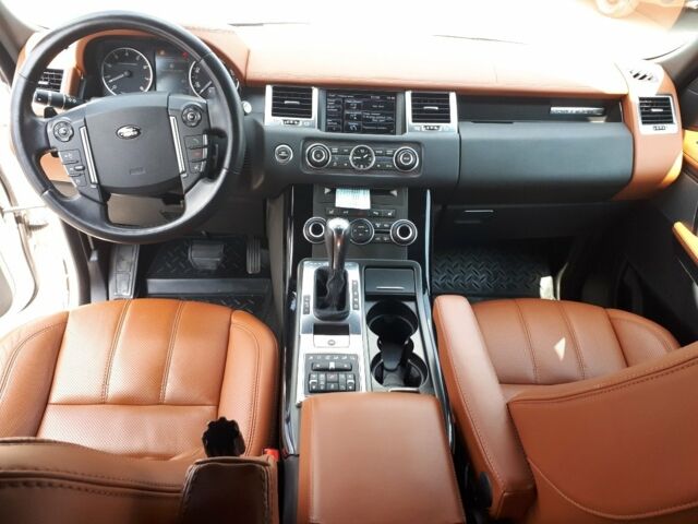 Білий Ленд Ровер Range Rover Sport, об'ємом двигуна 5 л та пробігом 137 тис. км за 23000 $, фото 5 на Automoto.ua