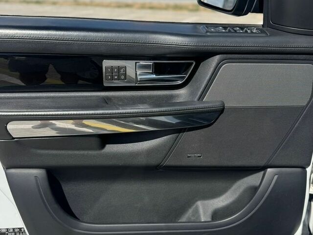 Білий Ленд Ровер Range Rover Sport, об'ємом двигуна 0 л та пробігом 257 тис. км за 15700 $, фото 10 на Automoto.ua
