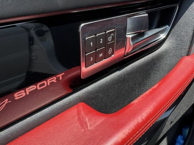 Білий Ленд Ровер Range Rover Sport, об'ємом двигуна 3 л та пробігом 154 тис. км за 18000 $, фото 16 на Automoto.ua