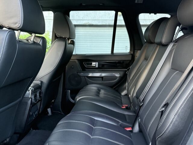 Білий Ленд Ровер Range Rover Sport, об'ємом двигуна 2.99 л та пробігом 125 тис. км за 16000 $, фото 21 на Automoto.ua