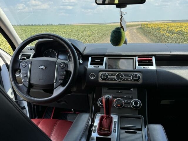 Білий Ленд Ровер Range Rover Sport, об'ємом двигуна 3 л та пробігом 154 тис. км за 18000 $, фото 22 на Automoto.ua