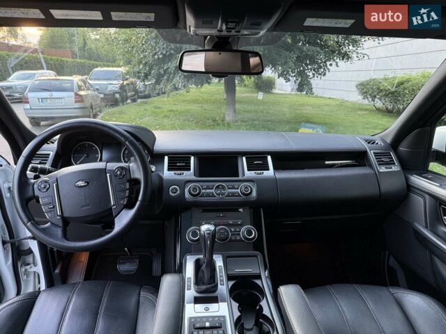 Білий Ленд Ровер Range Rover Sport, об'ємом двигуна 2.99 л та пробігом 125 тис. км за 16000 $, фото 23 на Automoto.ua