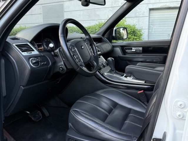 Білий Ленд Ровер Range Rover Sport, об'ємом двигуна 2.99 л та пробігом 125 тис. км за 16000 $, фото 16 на Automoto.ua