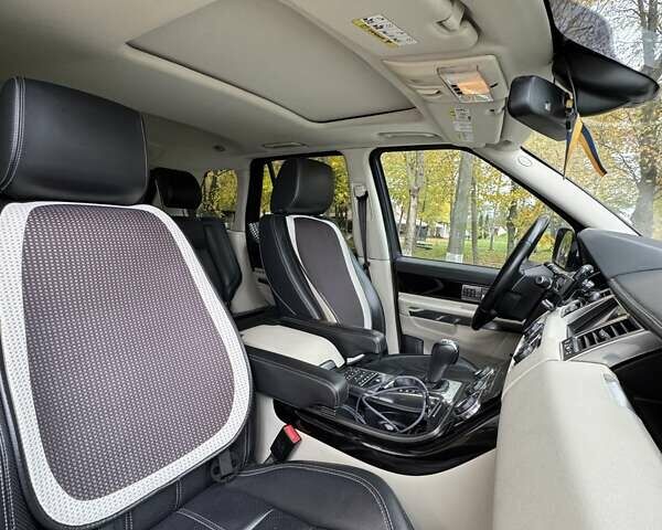 Білий Ленд Ровер Range Rover Sport, об'ємом двигуна 3 л та пробігом 237 тис. км за 16000 $, фото 47 на Automoto.ua