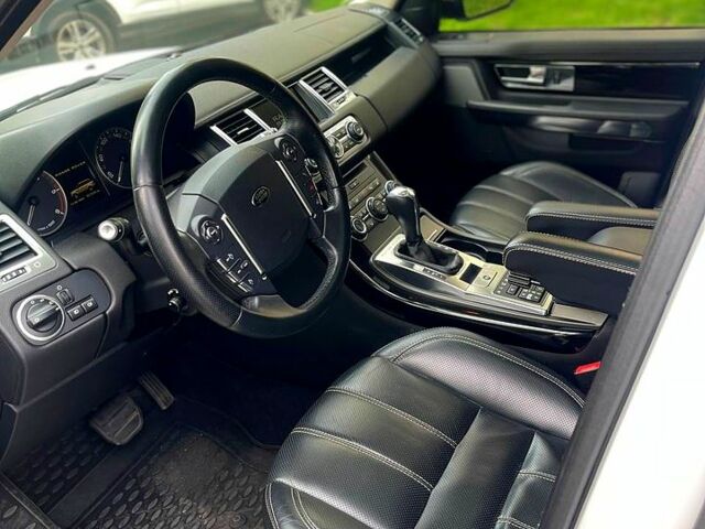 Білий Ленд Ровер Range Rover Sport, об'ємом двигуна 3 л та пробігом 227 тис. км за 19500 $, фото 6 на Automoto.ua