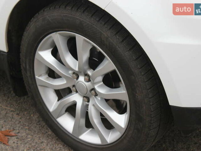 Білий Ленд Ровер Range Rover Sport, об'ємом двигуна 2.99 л та пробігом 300 тис. км за 19999 $, фото 13 на Automoto.ua