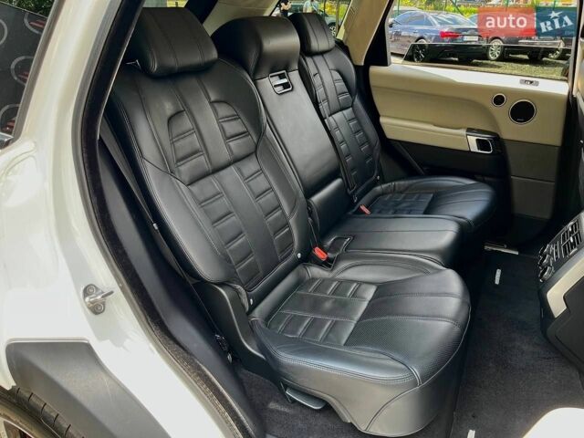Білий Ленд Ровер Range Rover Sport, об'ємом двигуна 5 л та пробігом 124 тис. км за 24990 $, фото 14 на Automoto.ua