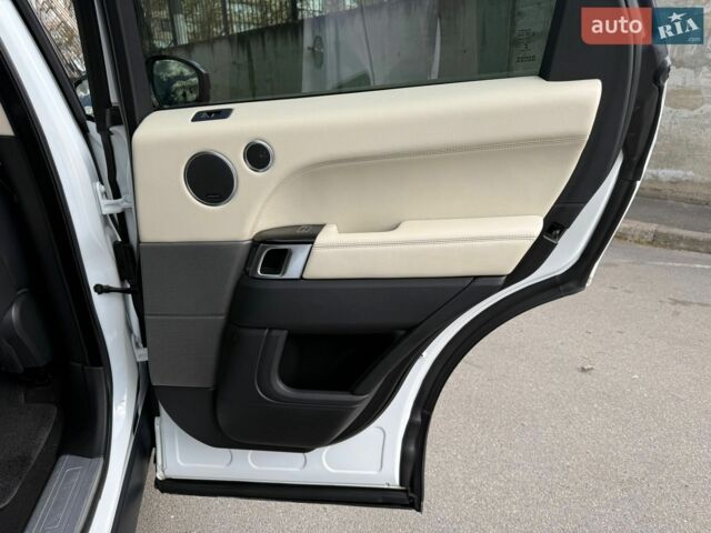 Білий Ленд Ровер Range Rover Sport, об'ємом двигуна 3 л та пробігом 119 тис. км за 28999 $, фото 27 на Automoto.ua