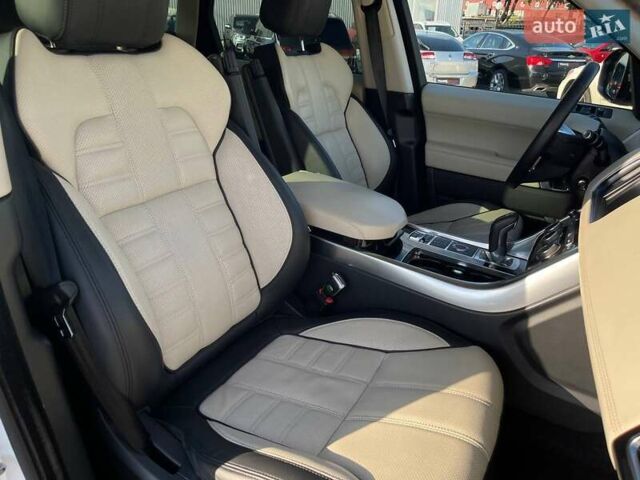Білий Ленд Ровер Range Rover Sport, об'ємом двигуна 3 л та пробігом 108 тис. км за 28490 $, фото 27 на Automoto.ua