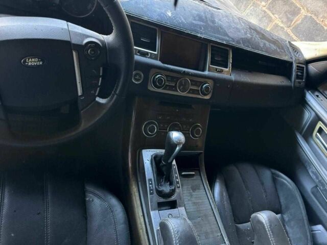 Білий Ленд Ровер Range Rover Sport, об'ємом двигуна 0 л та пробігом 144 тис. км за 5500 $, фото 5 на Automoto.ua
